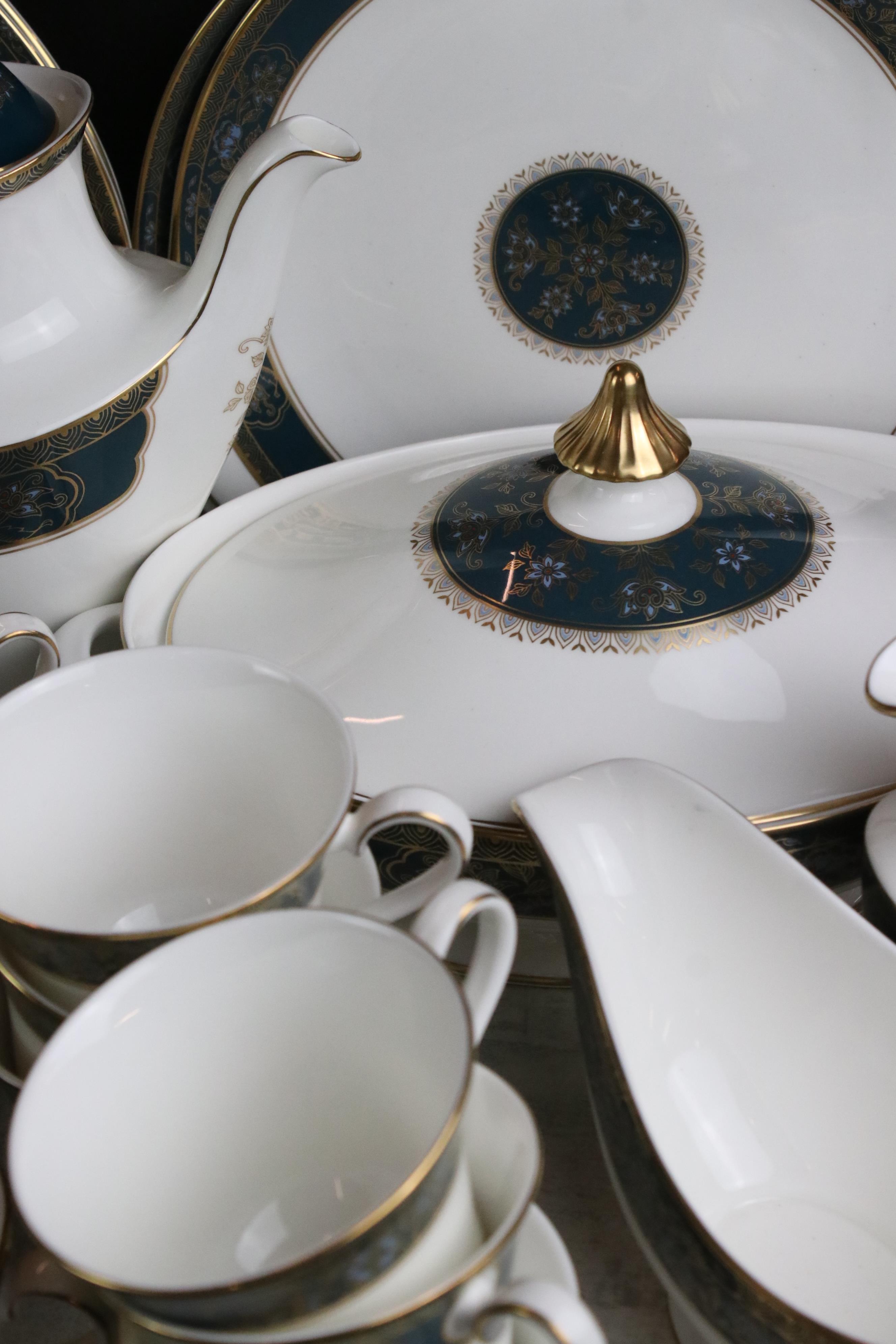 Royal Doulton ' Carlyle ' pattern tea, coffee and dinner service comprising 2 twin-handled lidded - Image 5 of 8