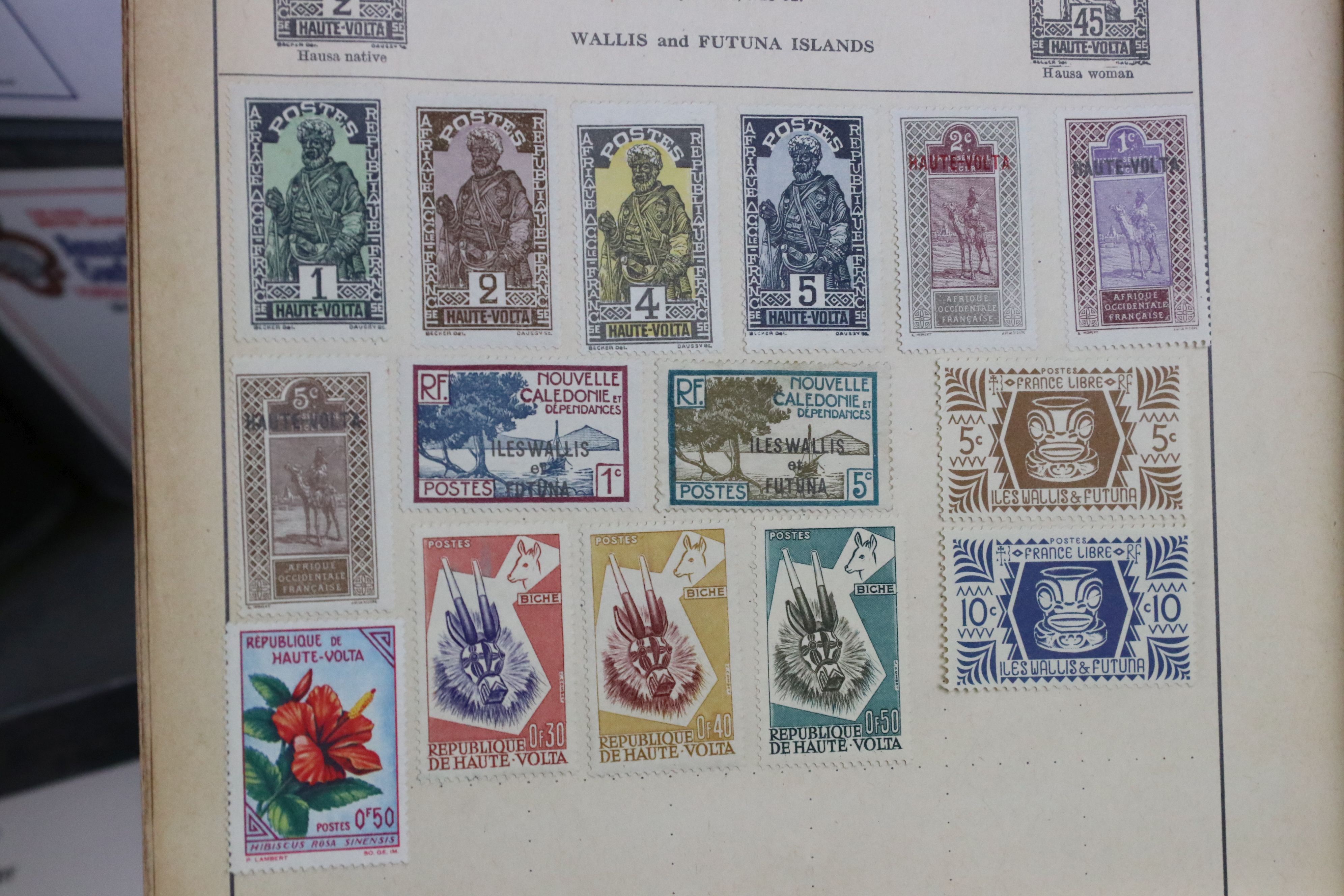 Large collection of GB, Commonwealth & World stamps, many in albums, to include Queen Victoria & - Image 3 of 19