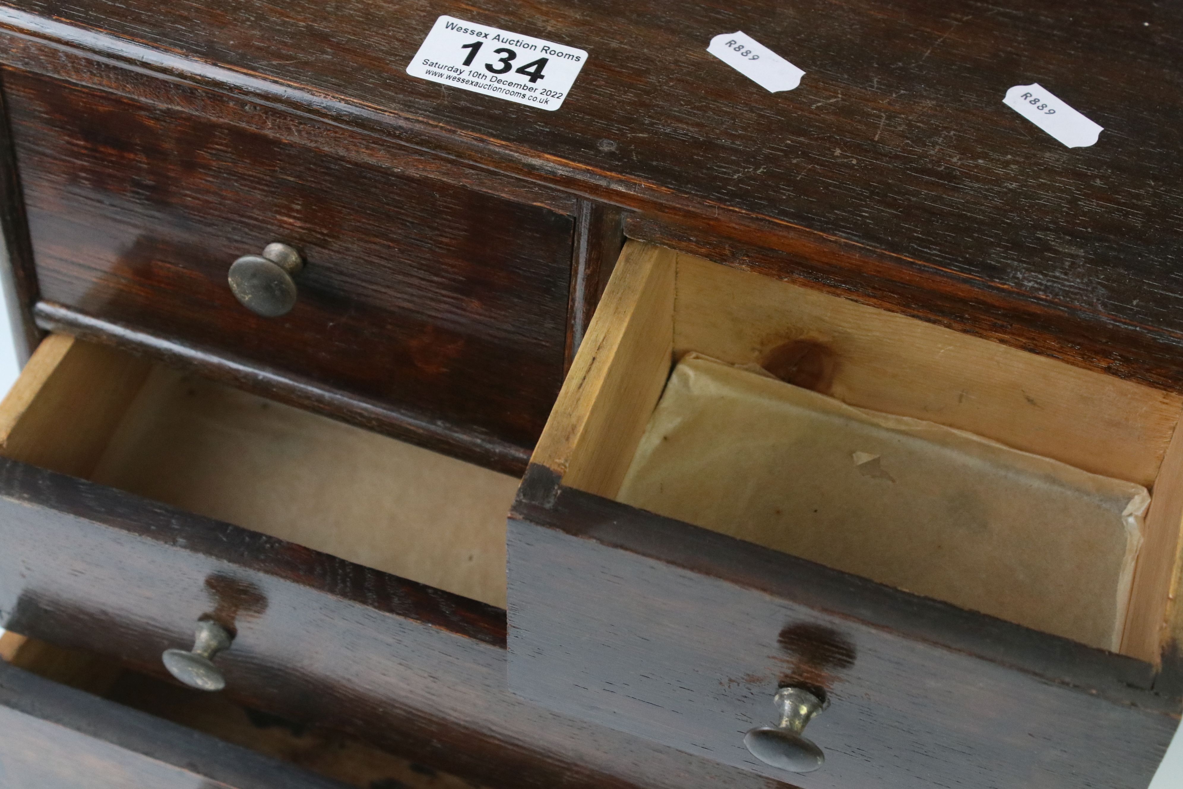 Late 19th / early 20th century miniature oak chest of drawers apprentice piece, with two short - Image 3 of 3