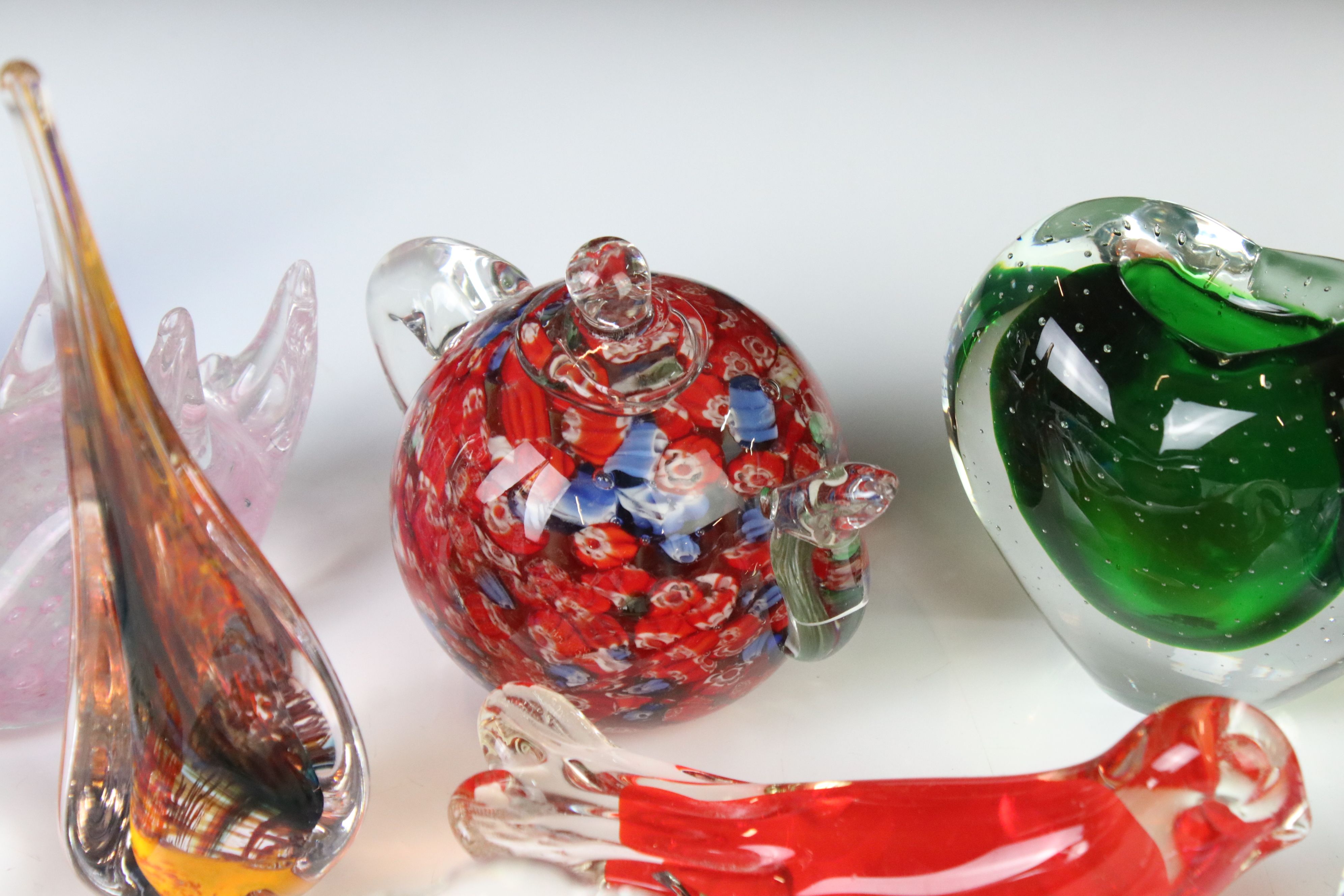 Collection of glass paperweights, to include animals, tea pot etc - Image 5 of 9