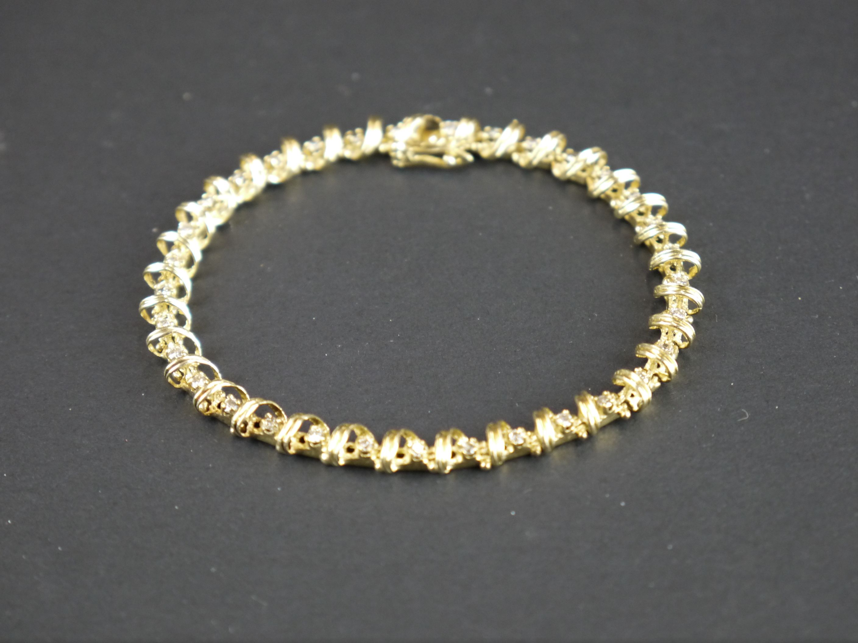 18ct yellow gold and diamond bracelet, 1ct approx. total - Image 2 of 3