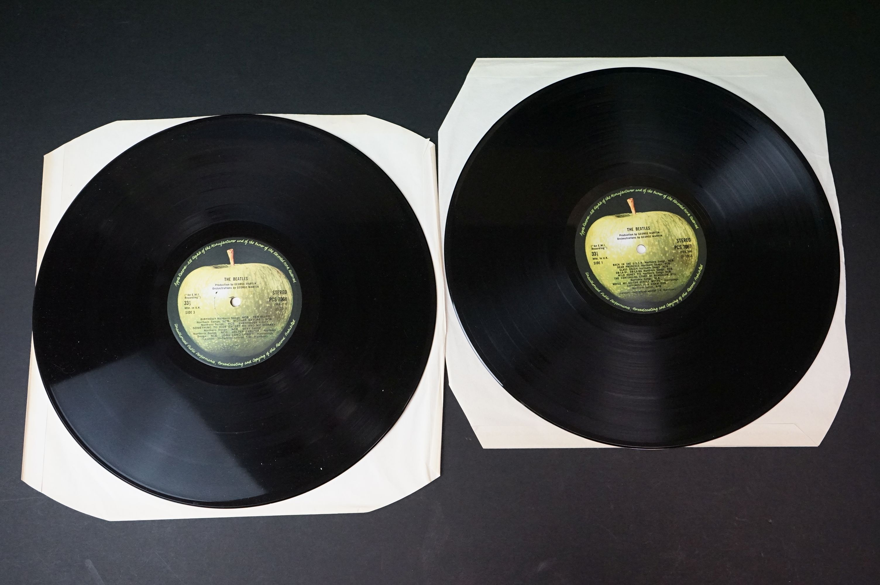 Vinyl - The Beatles White Album PCS 7067/8 Stereo. Unnumbered, side opener, poster and 4 photos, - Image 4 of 7