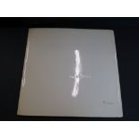Vinyl - The Beatles White Album PCS 7067/8 No.0520990 top loader, 1 poster, 4 photos, black