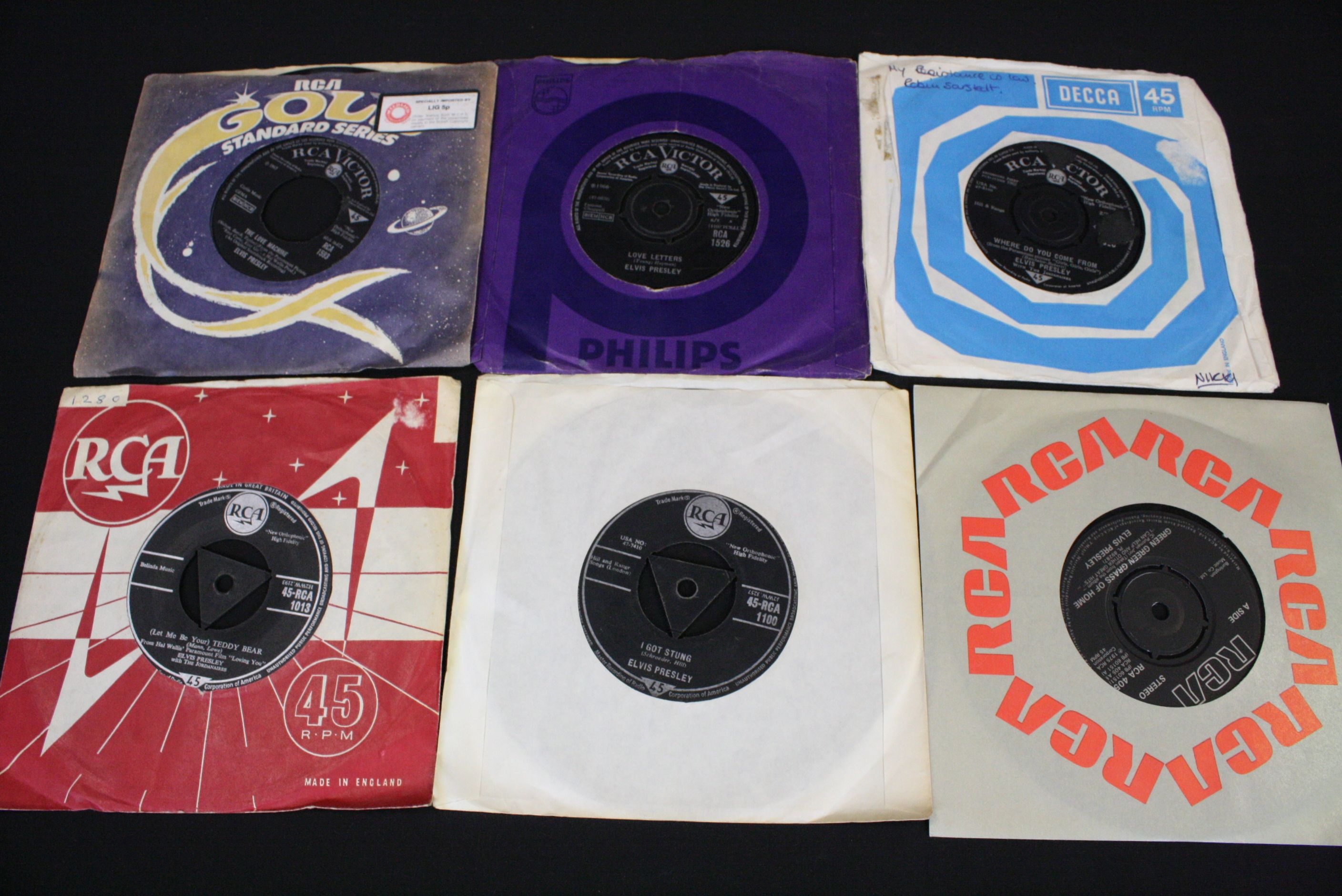 Vinyl - Over 100 Elvis Presley 7" singles including, tri-centre issues, foreign pressings, and - Image 6 of 7