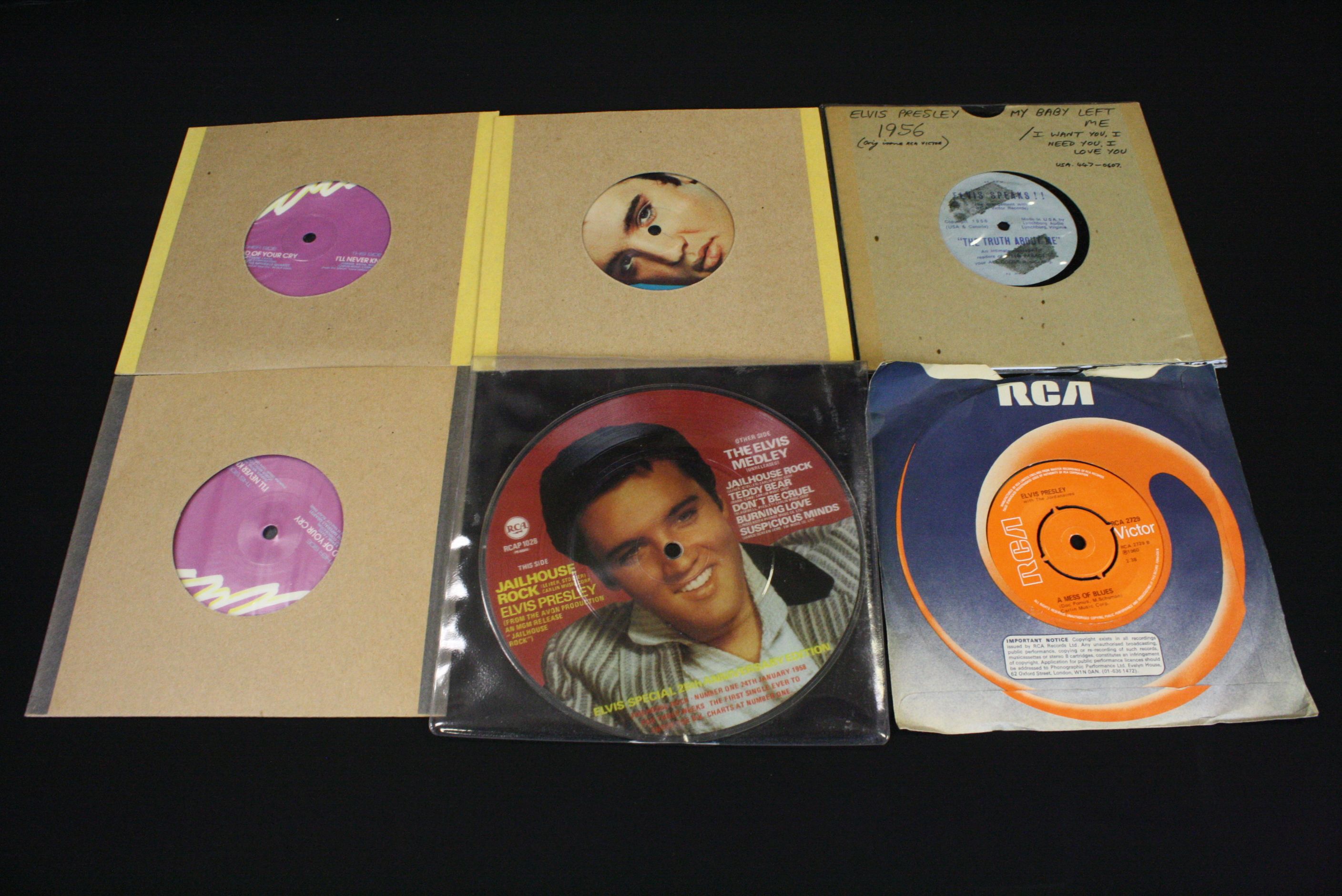 Vinyl - Over 100 Elvis Presley 7" singles including, tri-centre issues, foreign pressings, and - Image 2 of 7
