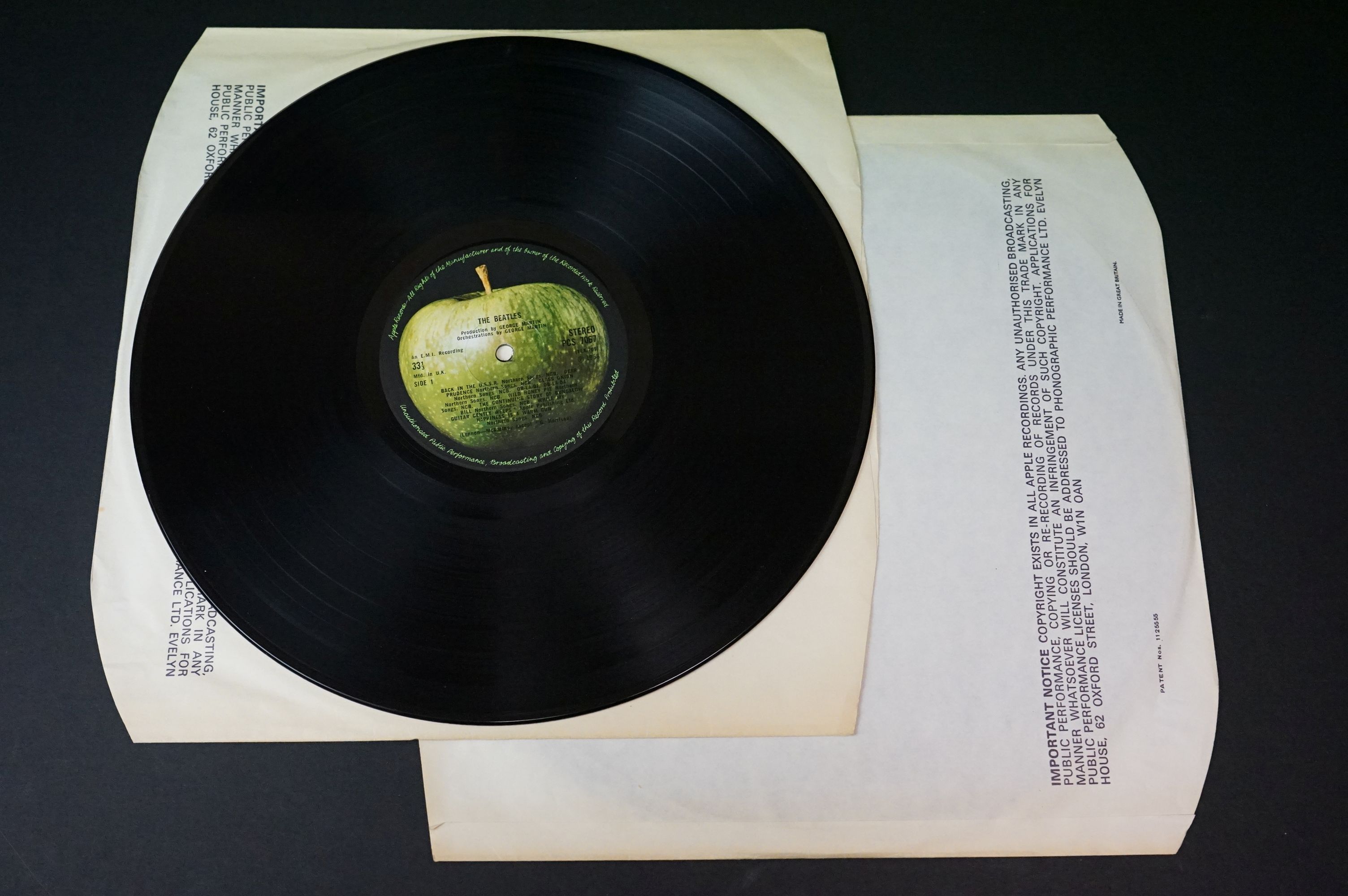 Vinyl - The Beatles White Album LP No.152545 side loader, white inners, 4 photos, poster. Sleeve - Image 5 of 7