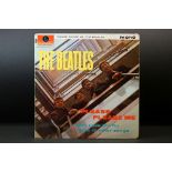 Vinyl - The Beatles Please Please Me on Parlophone PMC 1202 mono with black and gold labels, Dick
