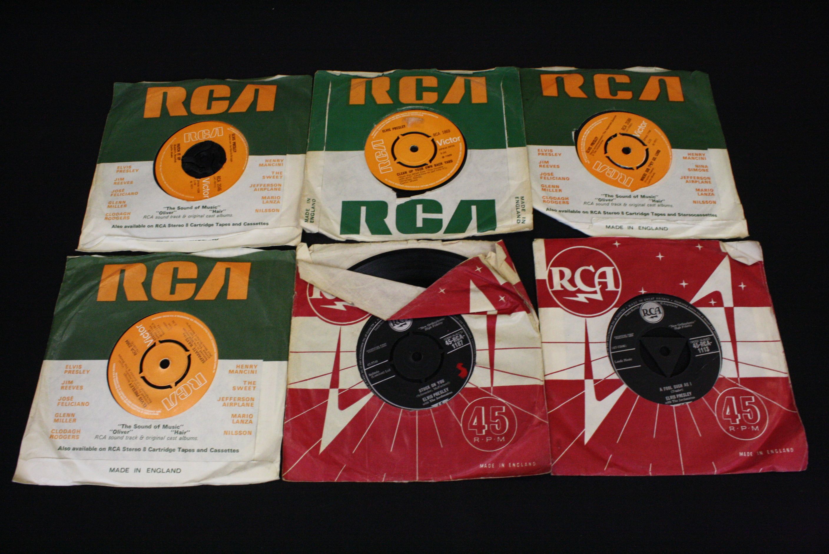 Vinyl - Over 100 Elvis Presley 7" singles including, tri-centre issues, foreign pressings, and - Image 3 of 7