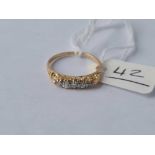 A antique five stone diamond carved half hoop ring 18ct gold size N - 2.2 gms