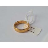 A wedding band 22ct gold size P - 6.3 gms