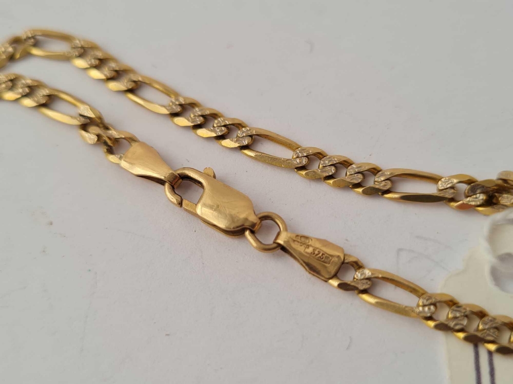 A flat curb link bracelet 9ct - 5gms - Image 2 of 2