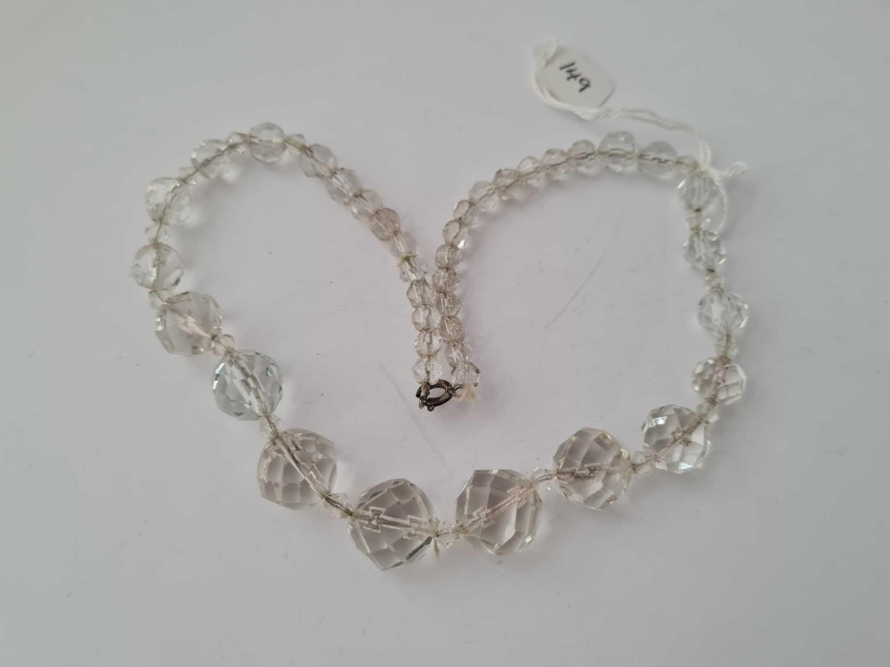 A vintage graduated glass bead necklace