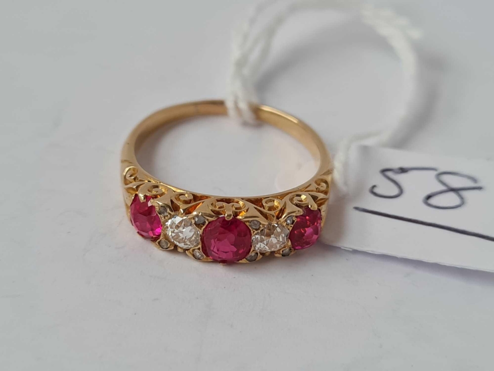 A VICTORIAN RUBY AND DIAMOND RING (DIAMONDS APPROX. 25 PTS EACH) 18CT GOLD SIZE P 1/2 - 4.2 GMS - Image 2 of 3