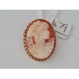 A cameo brooch 9ct