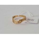A four strand buckle style ring size O 2.2g