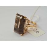 A large smoky quartz 9ct dress ring size N 13g