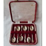 A set of six rat tailed tea spoons in fitted box - 88 gms