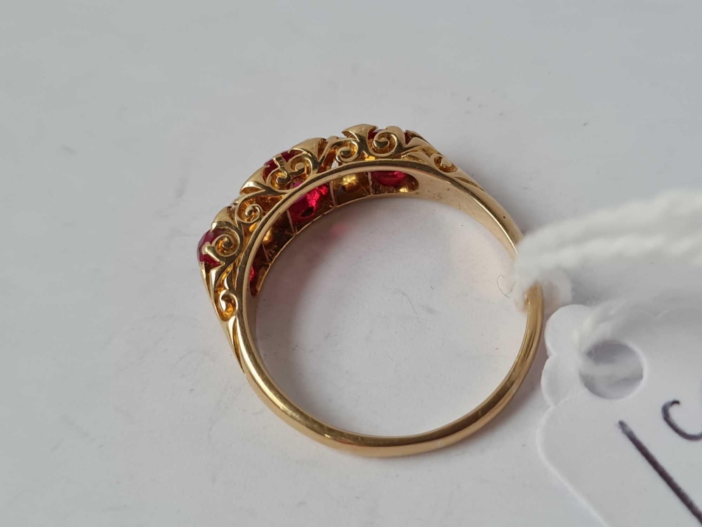 A VICTORIAN RUBY AND DIAMOND RING (DIAMONDS APPROX. 25 PTS EACH) 18CT GOLD SIZE P 1/2 - 4.2 GMS - Image 3 of 3