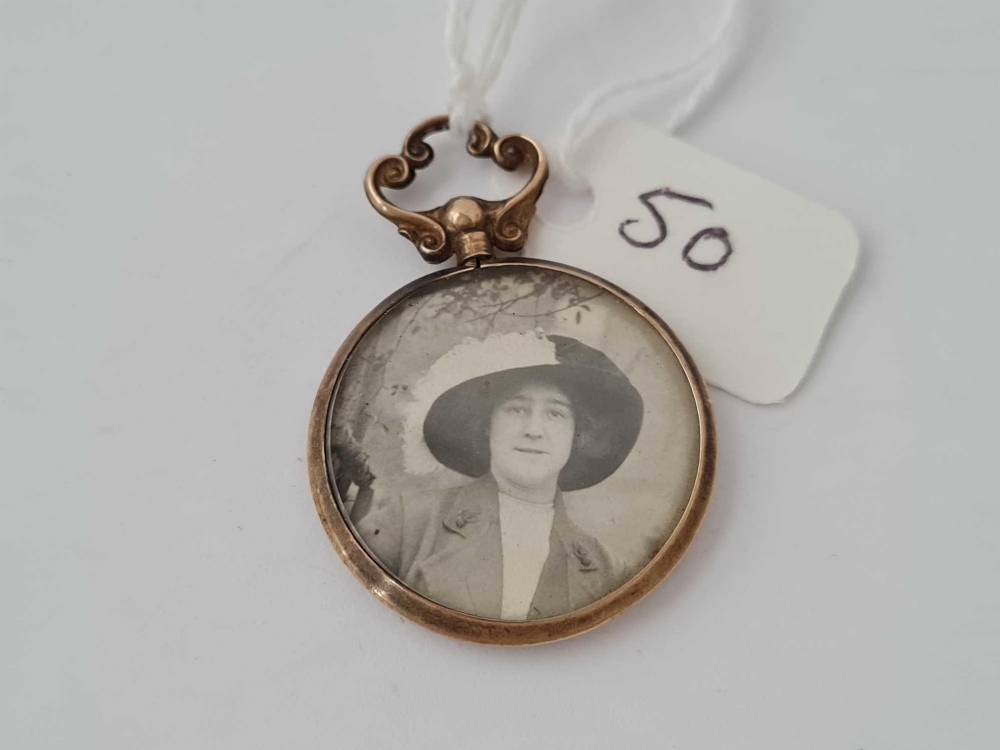 A double sided glass locket in 9ct mount Chester 1915