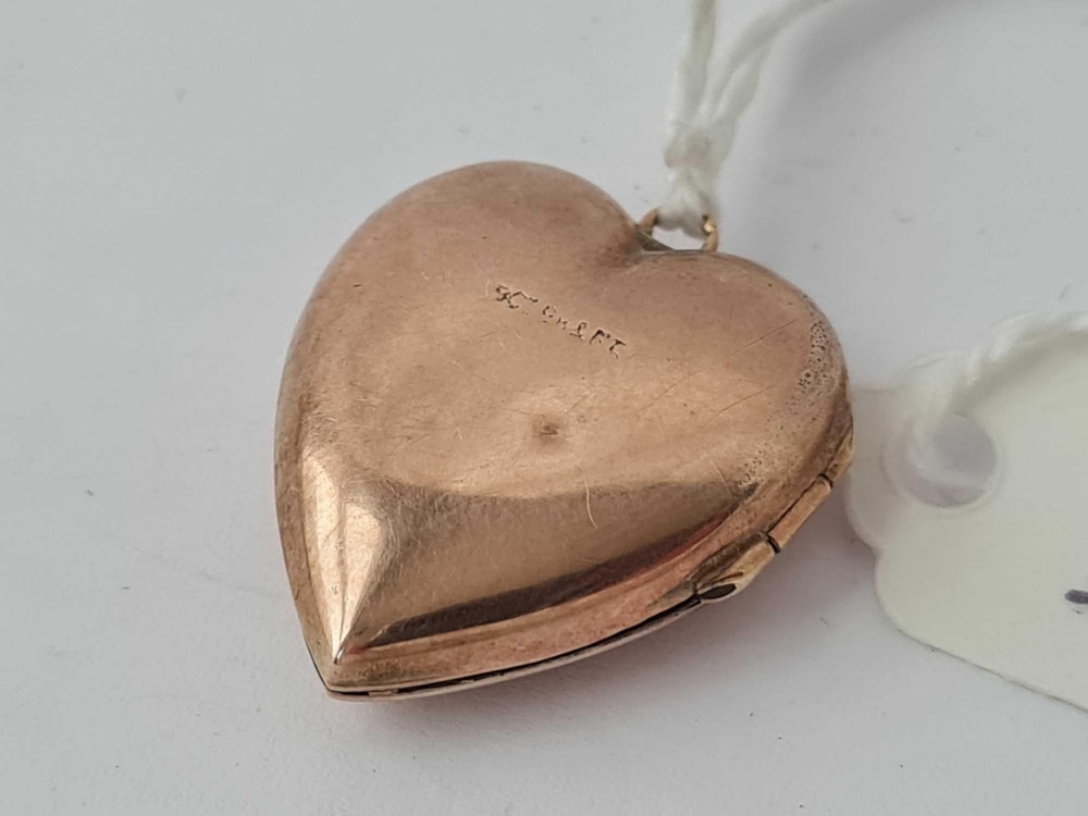 A back and front heart shaped locket in 9ct - Image 2 of 3