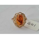 An amber 14ct gold mounted ring size O 2.3g inc