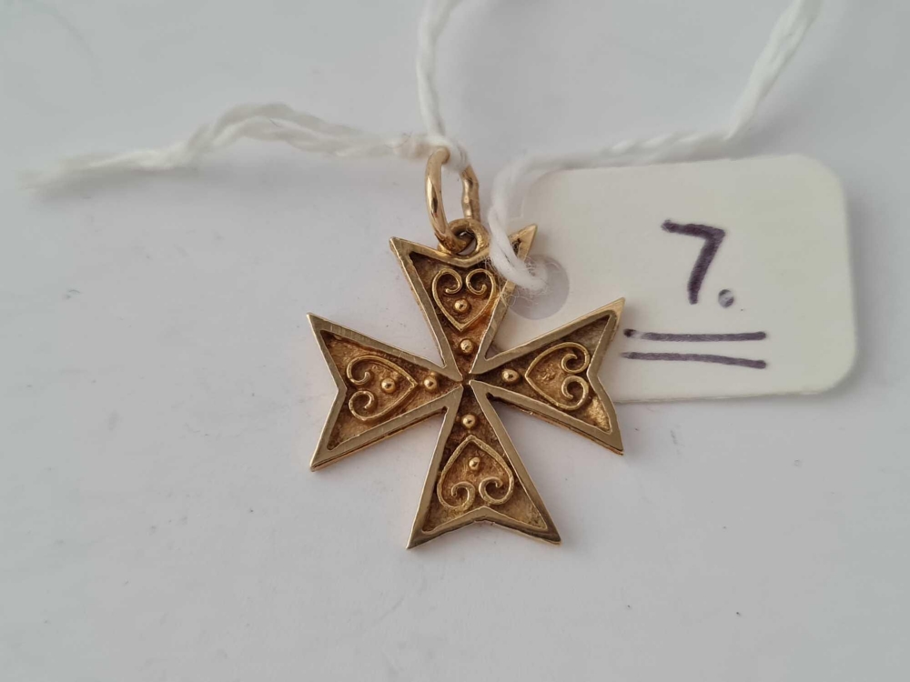 A Maltese cross pendant 9ct - 1.7 gms