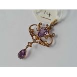 A amethyst and pearl pendant 15ct gold - 4.6 gms