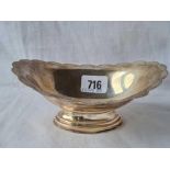 An oval boat shaped dish on rimmed foot, 6" wide, Birmingham 1956, 130g