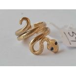A GOLD SNAKE RING WITH SAPPHIRE EYES SIZE Q - 8.4 GMS