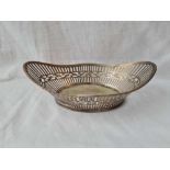 An attractive oval dutch basket with pierced sides, 7" wide, 120g
