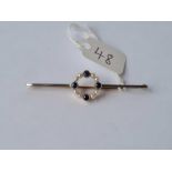 A Edwardian 15ct gold and platinum sapphire and pearl brooch - 3.3 gms