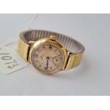 A GENTS 1940'S OMEGA WRIST WATCH WITH SECONDS DIAL 9CT WITH EXPANDABLE METAL STRAP W/O