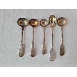 Five more Georgian salt spoons 1819 etc. 61 gms