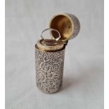 A Victorian cylindrical scent bottle engraved with scrolls with glass stopper - London 1881 by S