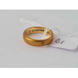 A 9ct wide wedding band - size L - 4 g.