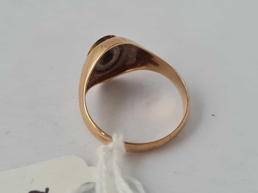 A child's cats eye signet ring 9ct size I - 1.8 gms - Image 3 of 3