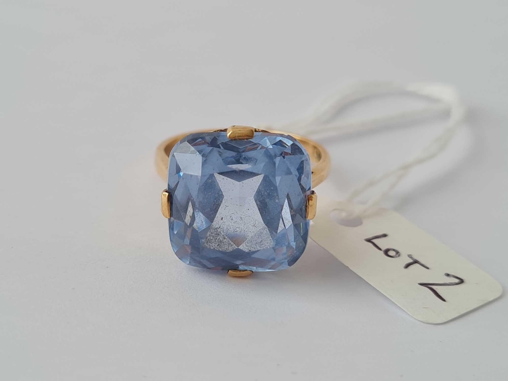 A square cut blue coloured stone ring 9ct size S - 7.7 gms - Image 2 of 4
