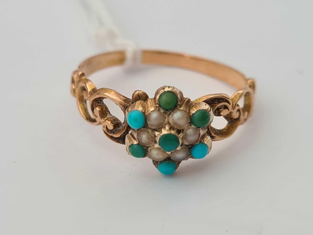 A Victorian pearl and turquoise cluster ring with pierced shoulders, size n - 1.6 gms