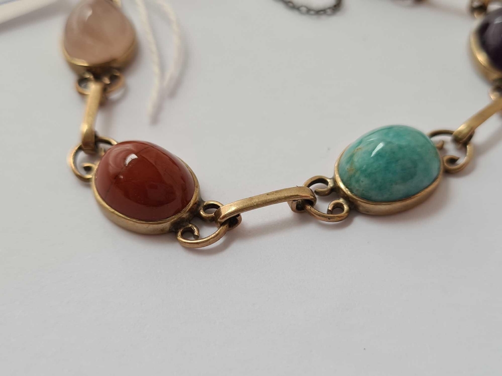 A coloured agate mounted bracelet 9ct - Image 3 of 5