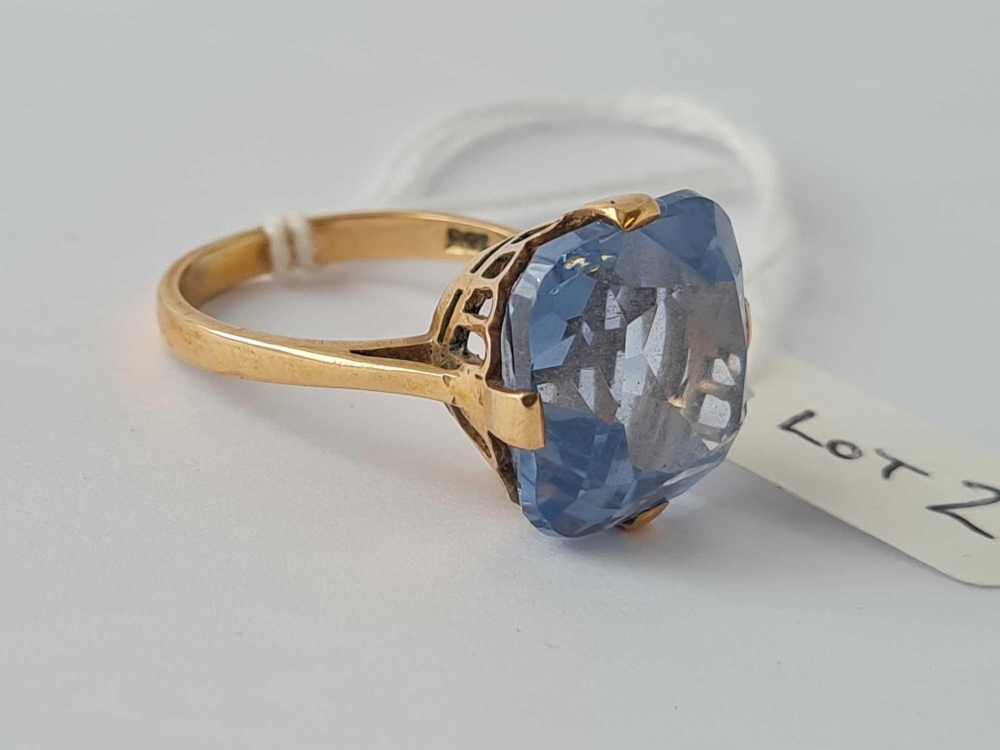 A square cut blue coloured stone ring 9ct size S - 7.7 gms - Image 3 of 4