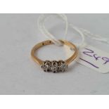 A Edwardian Three stone diamond ring 18ct gold size N 1/2 - 2.3 gms