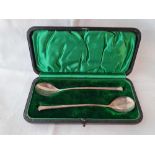 Boxed pair of spoons with oval bowls. Birmingham 1912 By S B