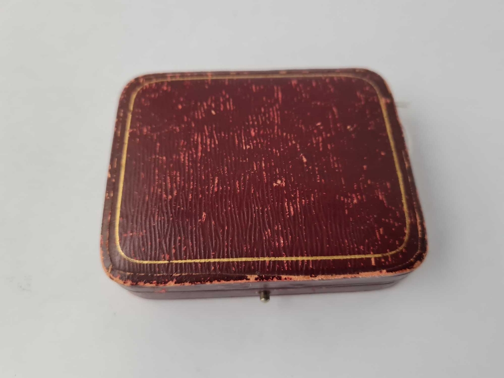 A GEORGIAN ENAMEL AND PEARL FRAMED MINIATURE BY JOHN SMART 1742-1811 18CT GOLD TESTED CASED - Image 5 of 5