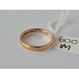 A band ring 9ct size N