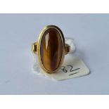 A tigers eye 8ct gold ring size L 4.8g