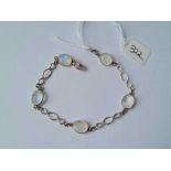 A single row vintage silver & moonstone bracelet 7.4g inc