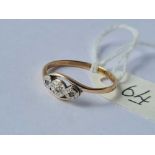 A vintage platinum & 9ct gold diamond ring size N