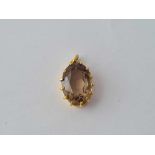 9ct gold mounted citrine set pendant.