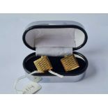 A boxed pair of square cufflinks 9ct - 7.2 gms