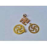 Three swastika pendants 9ct - 1.6 gms